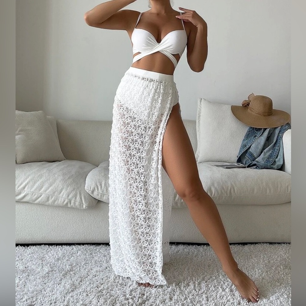 BRAND NEW white bikini set